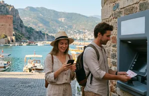 Using Revolut and Wise in Turkey: The Ultimate Tourist Guide