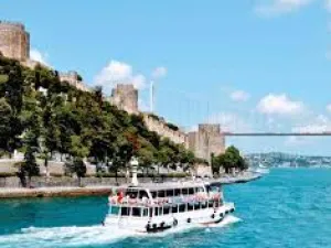 İstanbul Half-Day Bosphorus Lunch Cruise