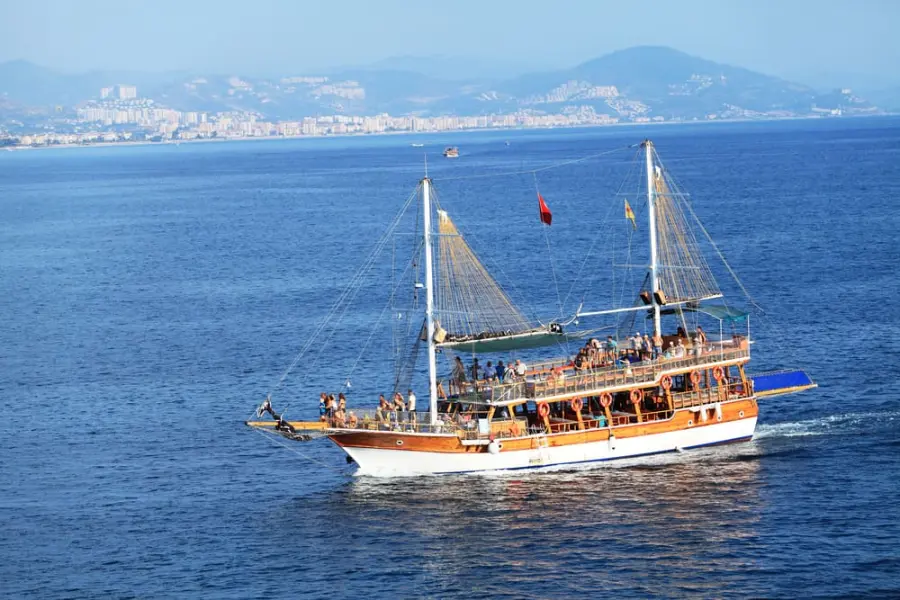 Alanya Relax Boat Tour: Enjoy Tranquility and Nature