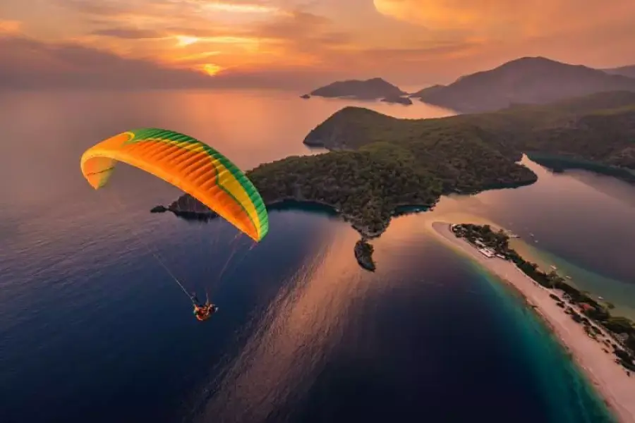 Paragliding in Ölüdeniz – Soaring Above the Blue Lagoon