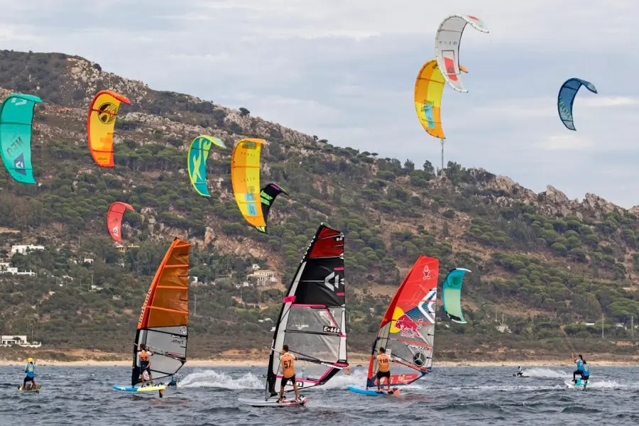 Best Spots for Windsurfing and Kitesurfing in Turkey