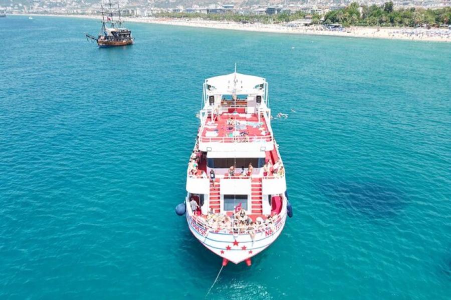 Alanya Boat Trip with Unlimited Drinks & Lunch: Includes Free Hotel Transfer