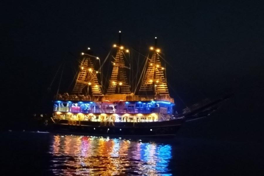 Alanya Night Disco Boat All-Inclusive: Unforgettable Party on the Mediterranean