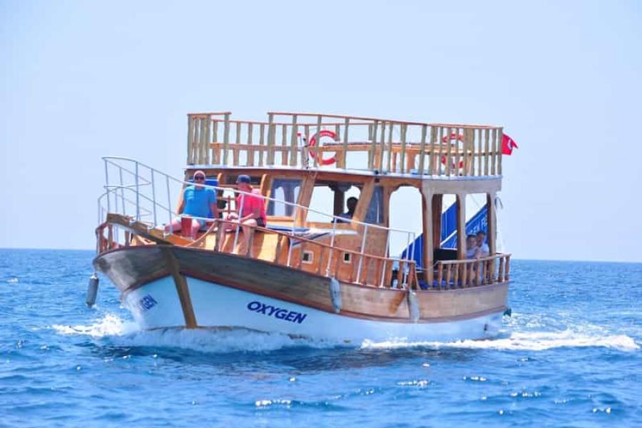 Alanya Relax Boat Tour: A Day of Tranquility and Beauty